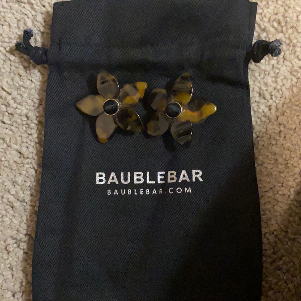Baublebar tortoise flower studs
